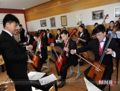 Угалзан бүрээч Т.Хуяг Консерваторийн оюутнуудад мастер класс хичээл заана 