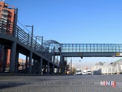 Явган хүнд зориулсан гүүрэн гарц нээлтээ хийлээ