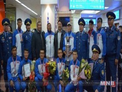 Дэлхийн медальтнууд эх орондоо ирлээ