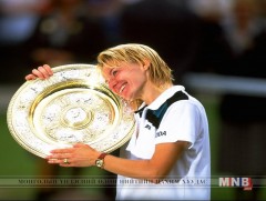 Домогт теннисчин Яна Новотна ертөнцийн мөнх бусыг үзүүлжээ