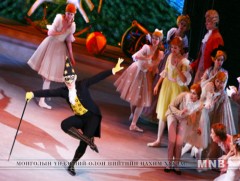 Шинэ жилд зориулж, ямар жүжиг тоглогдох вэ