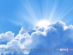 Үүлс нүүнэ...