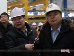Хотын удирдлагууд Байшин үйлдвэрлэх комбинатын үйл ажиллагаатай танилцав
