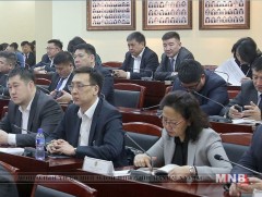 Орон нутгийн өмчит үйлдвэрийн газруудын удирдлагатай байгуулсан гэрээний биелэлтийг танилцуулна