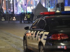 Бусдын биеийг үнэлүүлж байсан эмэгтэйг шалгаж байна