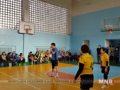 Хөтөлбөрт хамрагдсан сурагчид сагсан бөмбөгөөр өрсөлдөв