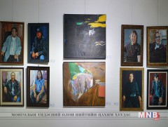 Домогт рок поп хамтлаг, дуучид, уран бүтээлчдийн хөрөг зургийн үзэсгэлэн нээгдлээ