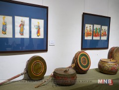 19 дүгээр зуунд холбогдох 100 гаруй бүтээлийг үзэгчдийн хүртээл болгож байна