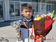Сурагчдын дэлхийн аваргаас  Л.Очирбат алтан цом хүртжээ