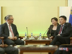 Дэлхийн банкны “Улаанбаатар-Цэвэр агаар төсөл”-ийн багийнхантай уулзав