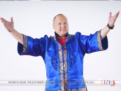 Т.Дэлгэрмөрөнг “Усны элч” дуучнаар өргөмжилжээ