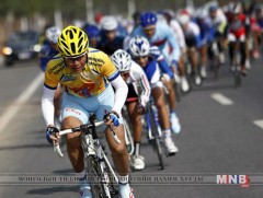 Өмнөговь аймгийн дугуйчид 170 км замыг дугуйгаар аялав