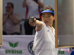 Хүзүүндээ лент нааснаас болж О.Гүндэгмаа алтан медалиа хураалгажээ