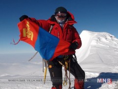 Б.Гангаамаа К2 уулын оргилд хөл тавьсан анхны Монгол хүн боллоо