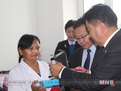 152 өрхийн эмнэлэгт шаардлагатай тоног төхөөрөмжийг гардуулав