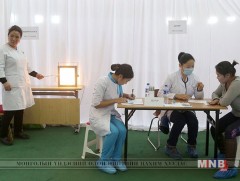 Нарийн мэргэжлийн эмч нар үнэ төлбөргүй үзлэг, оношлогоо хийлээ
