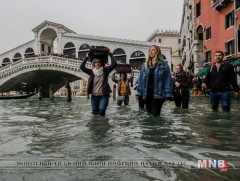 Италийн Венец хот усанд автаад байна 