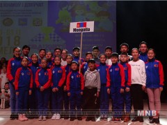 Найман даамчин эхний хожлоо авлаа