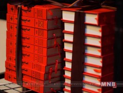 Д.Урианхайн 10 ботийг экс Ерөнхийлөгч ивээн тэтгэж хэвлүүлжээ