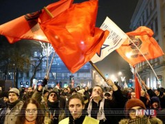 Хөдөлмөрийн харилцааг зохицуулсан шинэ хуулиудыг эсэргүүцсэн жагсаал 4 дэх өдрөө үргэлжиллээ 