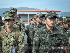 АНУ Өмнөд Солонгостой хийдэг цэргийн бэлтгэлээ бууруулах тохиролцоонд хүрчээ 