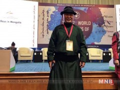 Өвөр Монгол яруу найрагч Ц.Цолмон Хятадын 10 содон найрагчийн нэг болжээ