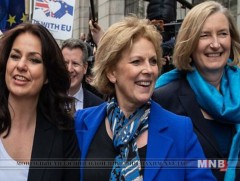 Британийн парламент дахь Консерватив намаас 3 гишүүн гарч, бие даагчидтай нэгджээ  