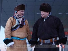 Асашёорюү Д.Дагвадорж Өвөр Монголын Д.Баярбаатар аваргад хүндэтгэл үзүүлж, золгожээ