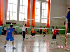 Удирдах бүрэлдэхүүн спортоор өрсөлдөж байна