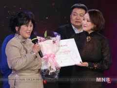 “Ээждээ захидал бичээрэй” уралдаанд Архангай аймгийн оролцогч А.Төмөрсүх түрүүллээ