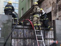 Хоёр барилгын хооронд гарсан галын шалтгааныг тодруулна