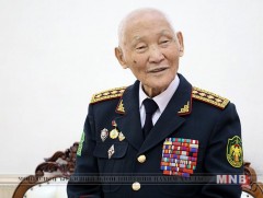 Хурандаа генерал С.Лувсангомбо гуайг хотын Захирагч хүлээн авч уулзлаа