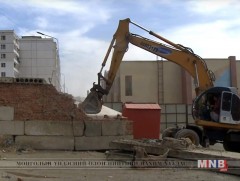 Сургууль, цэцэрлэг орчмын замын хөдөлгөөнд саад учруулсан хашааг буулгалаа