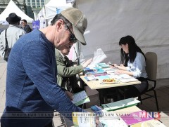 Сүхбаатарын талбайд иргэдэд хууль зүйн үнэгүй зөвлөгөө өгч байна