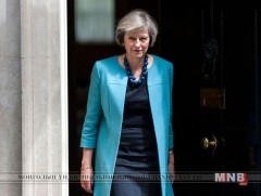 Тереза Мэй мухардмал байдлаас гарах шинэ төлөвлөгөө боловсруулж байна