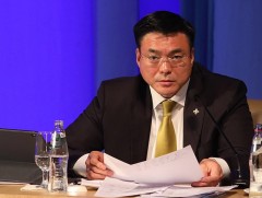 Эрүүл мэндийн байгууллагынхны хариуцлагыг нэмэгдүүлж, хүнд суртлыг арилгах үүрэг өгөв