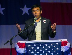 Эндрю Янг: Хүүхдүүдэд сар бүр өгөх 1000 долларыг томоохон корпорациудын татвараар бүрдүүлж болно 