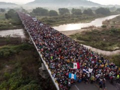 Хууль бус 50 мянган цагаачийг ойрын хэдэн сарын хугацаанд Мексик рүү гаргана