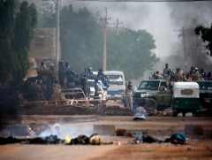 Суданы аюулгүйн хүчин, тагнуулын албаны 90 гаруй офицерыг ажлаас нь халжээ