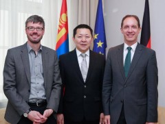 Р.Энхбат Гёте-медалийн эзнээр тодорлоо