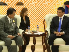 Оказаки хотын захирагчийг хүлээн авч уулзлаа