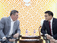 Хотын Захирагч АНУ-ын “Sabertec” компанийн гүйцэтгэх захирлыг хүлээн авч уулзлаа