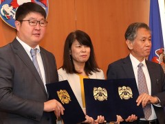 Автобусны яндангаас хаягдах тортгийг шүүж, цэвэршүүлэх зориулалттай тоног төхөөрөмж хүлээлгэн өглөө