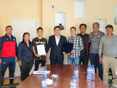 Э.Саруулбуян, Г.Буяннэмэх нар “Пушкаш академи”-д сурна