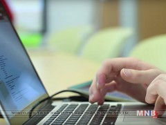 Сургалтаас шалгарсан хоёр багш БНСУ-д туршлага судална