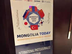 Хотын Захирагч “Өнөөдрийн Монгол-2019” хөтөлбөрт хамрагдсан гадаадын гэрэл зурагчидтай уулзлаа