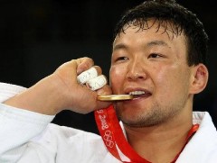 Монгол Улс 11 жилийн өмнөх энэ өдөр олимпийн аваргатай болсон