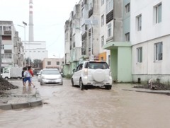 С.Амарсайхан: Нэг айлаас болж бүхэл бүтэн хотын ажил зогсож, хороогоороо усанд автдаг байж таарахгүй