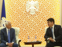 Денвер хотын төлөөлөгчдийг хүлээн авч уулзлаа