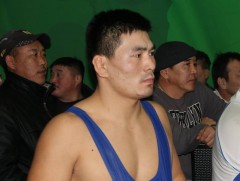 ОУХМ Б.Нямбаяр Японы бөхөд ялагдлаа